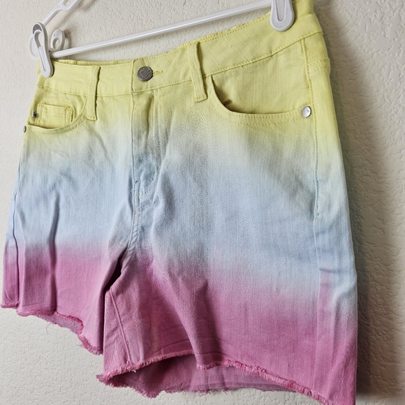 Judy Blue Pastel Ombre Rainbow Raw Hem Shorts Size M - Picture 4 of 13